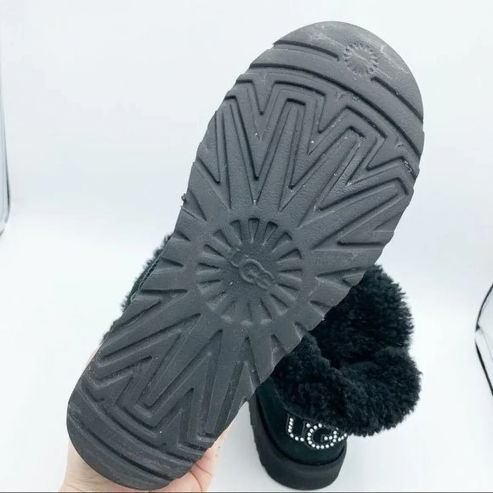 UGG women classic